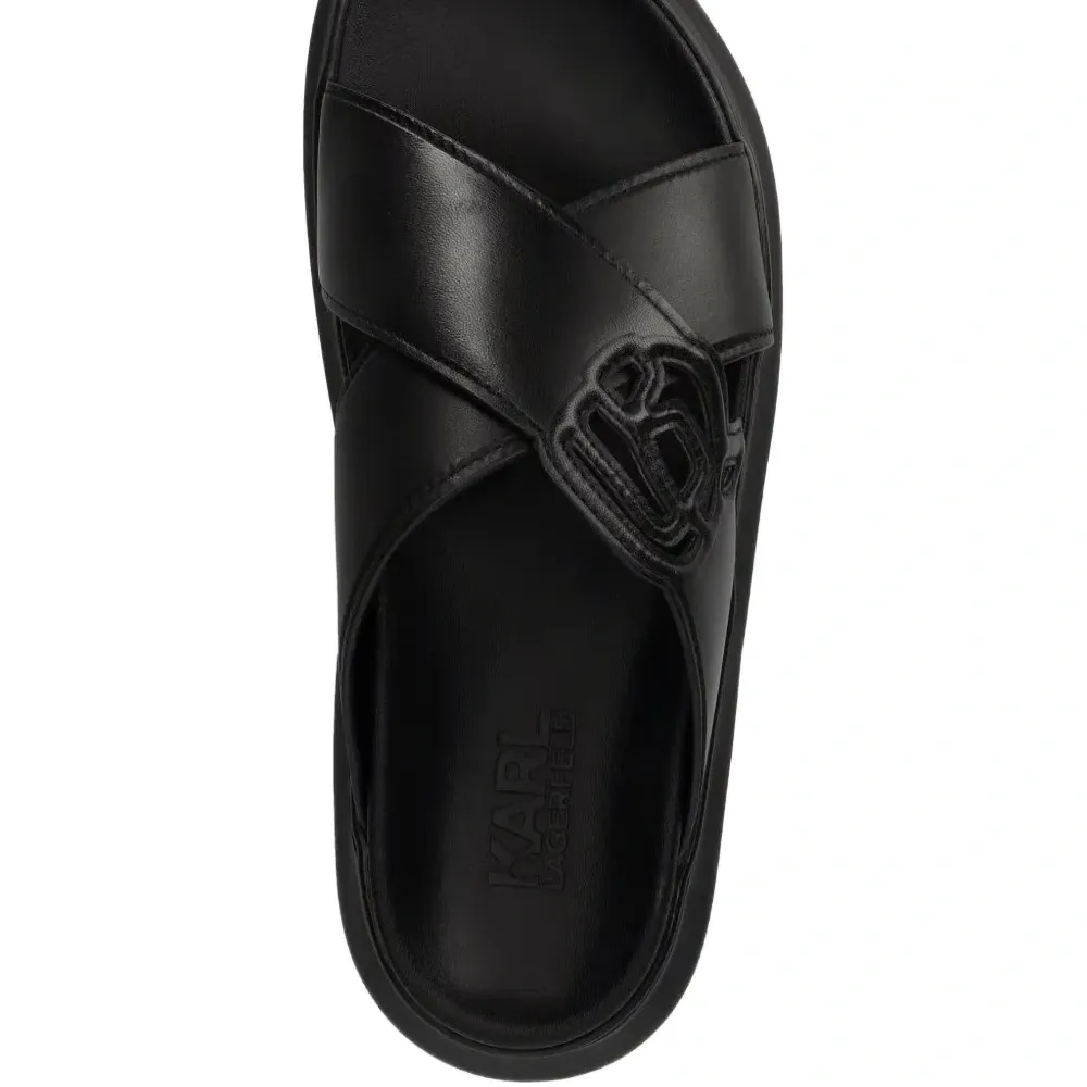 Шлепанцы с логотипом