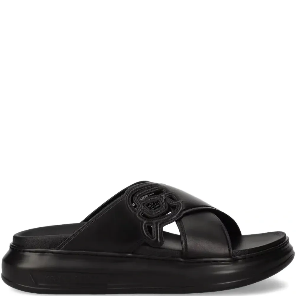 Шлепанцы с логотипом