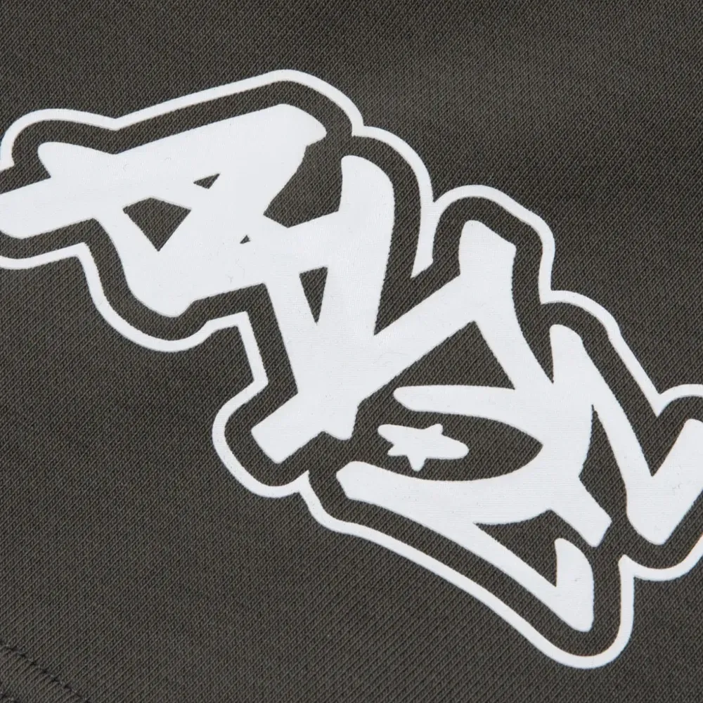 Спортивные шорты с аппликацией Спортивные шорты с аппликацией