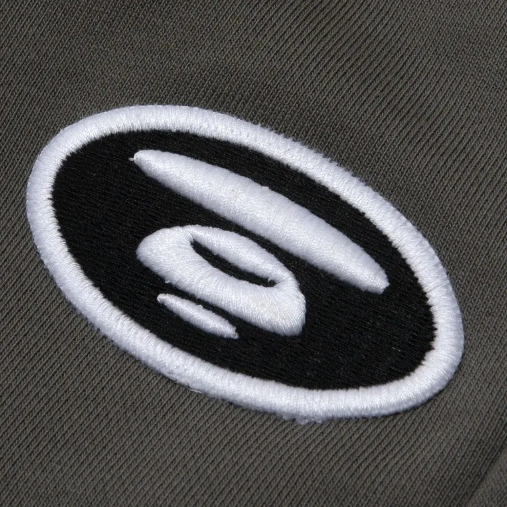 Спортивные шорты с аппликацией Спортивные шорты с аппликацией