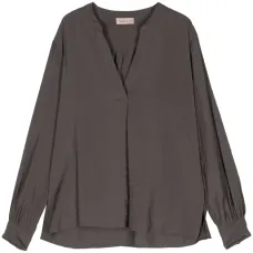 Блузка с воротником-стойкой и длинными рукавами