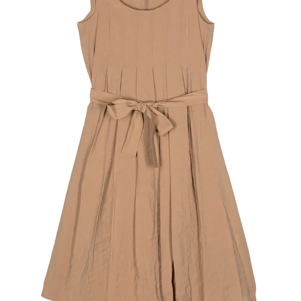 Платье миди без рукавов