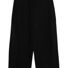 Джинсы свободного кроя Джинсы свободного кроя