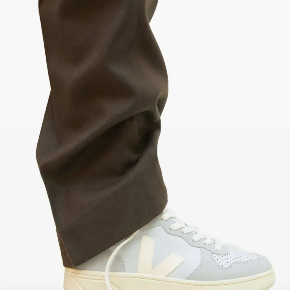 Кожаные кроссовки V-15