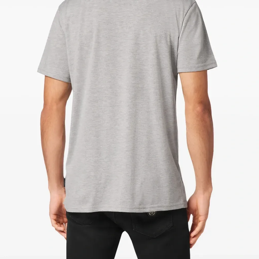 Футболка с логотипом