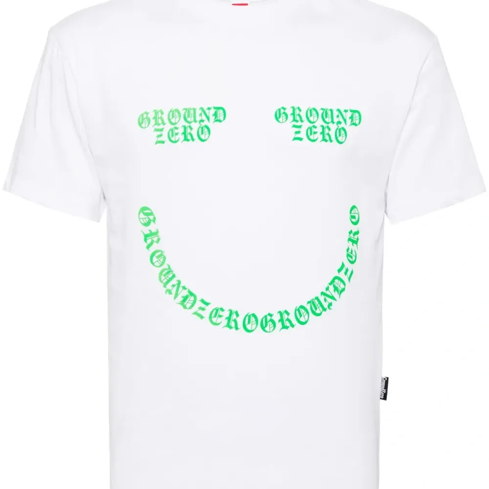 Футболка с логотипом