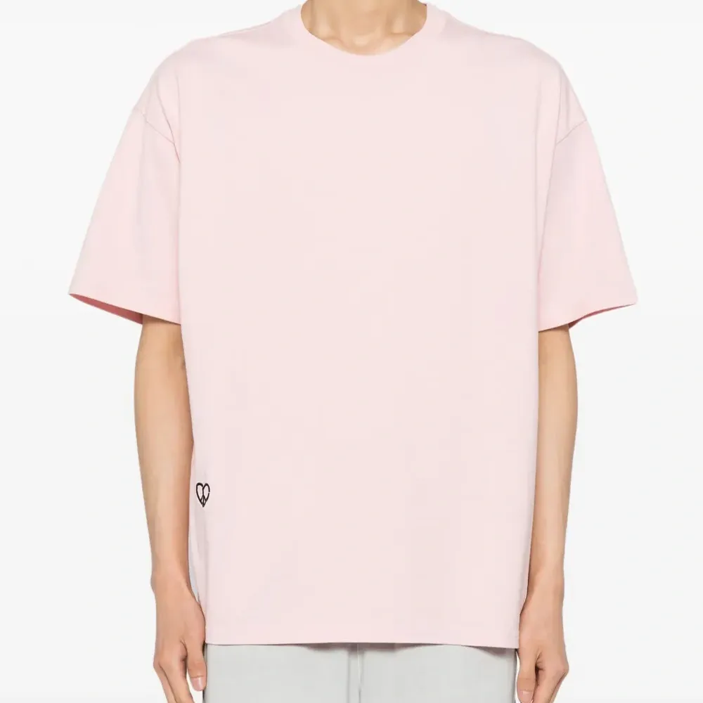 Футболка с нашивкой