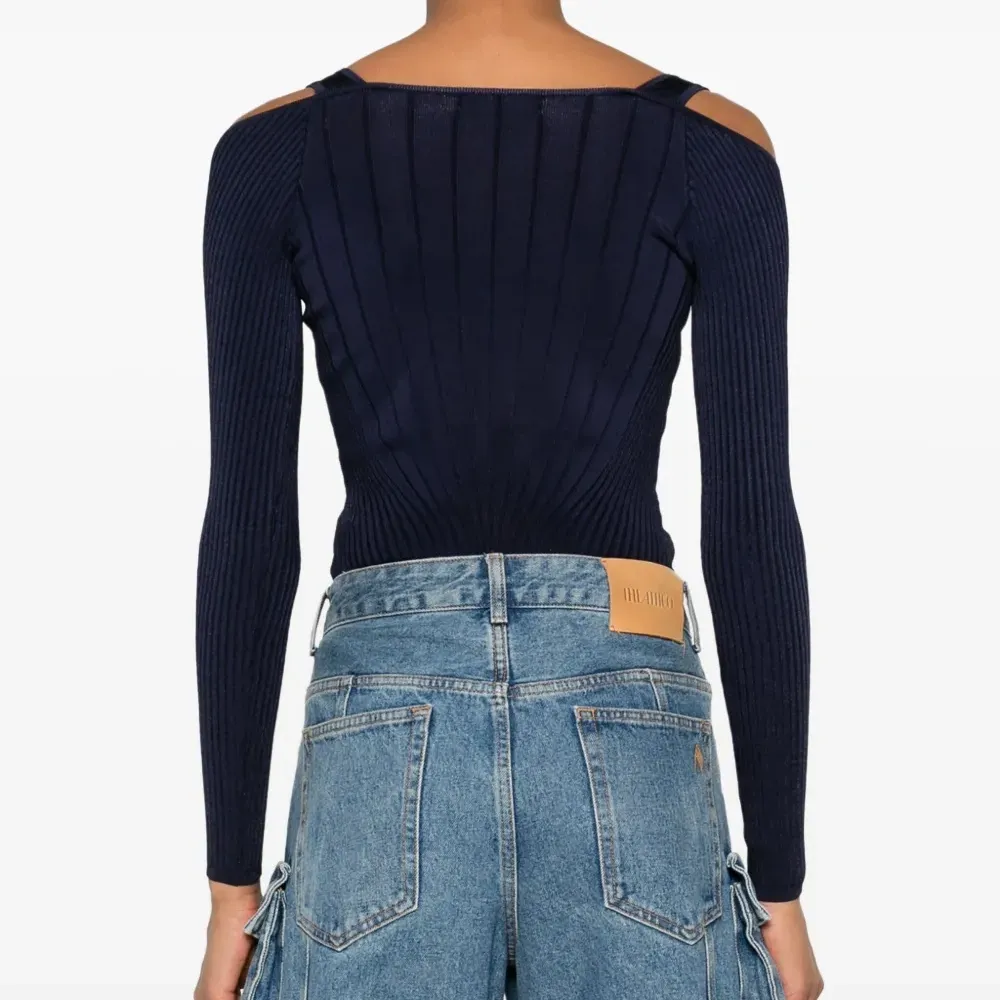 Боди с U-образным вырезом Боди с U-образным вырезом