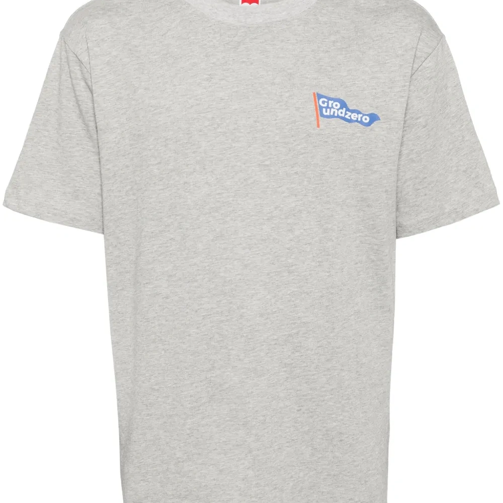 Футболка с логотипом