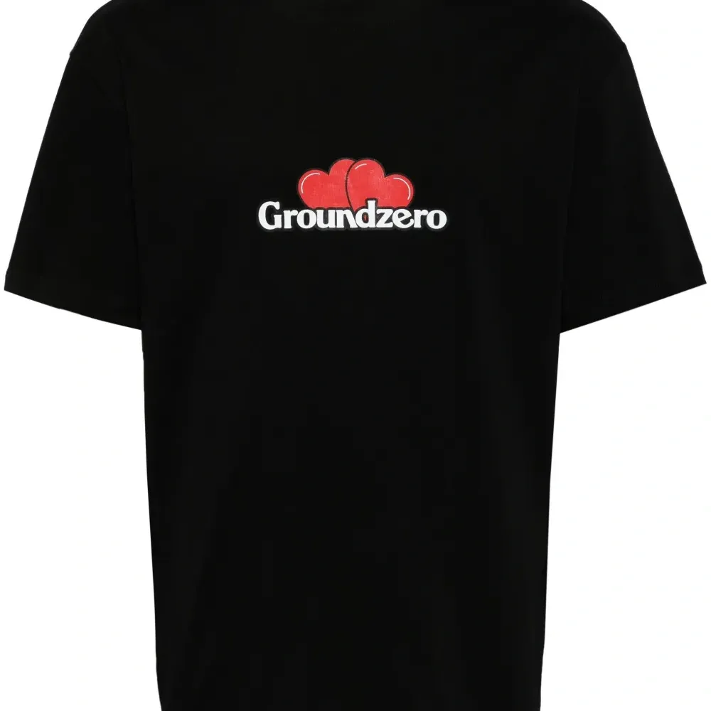 Футболка с логотипом