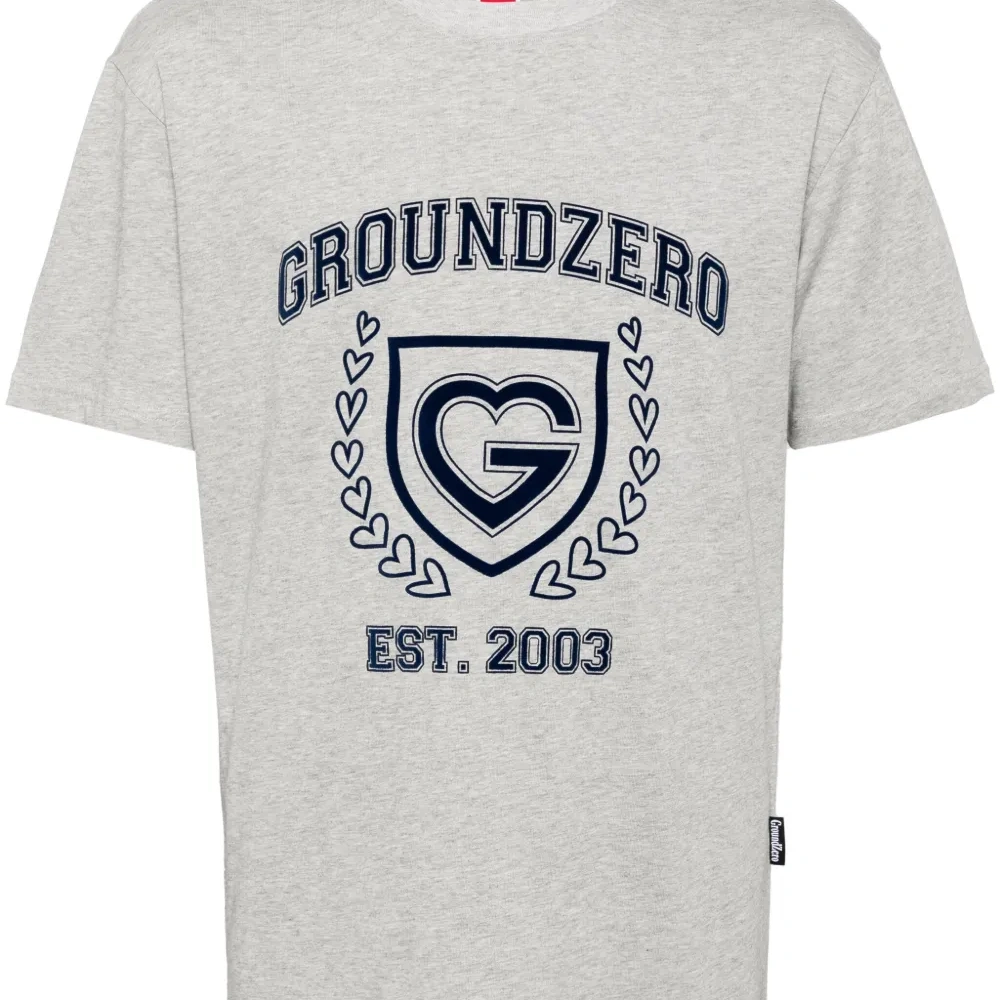 Футболка с логотипом