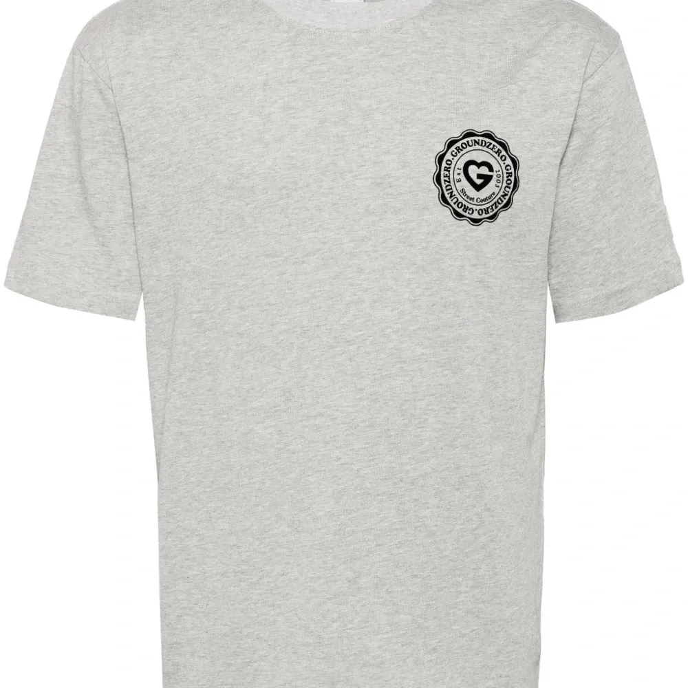 Футболка с логотипом