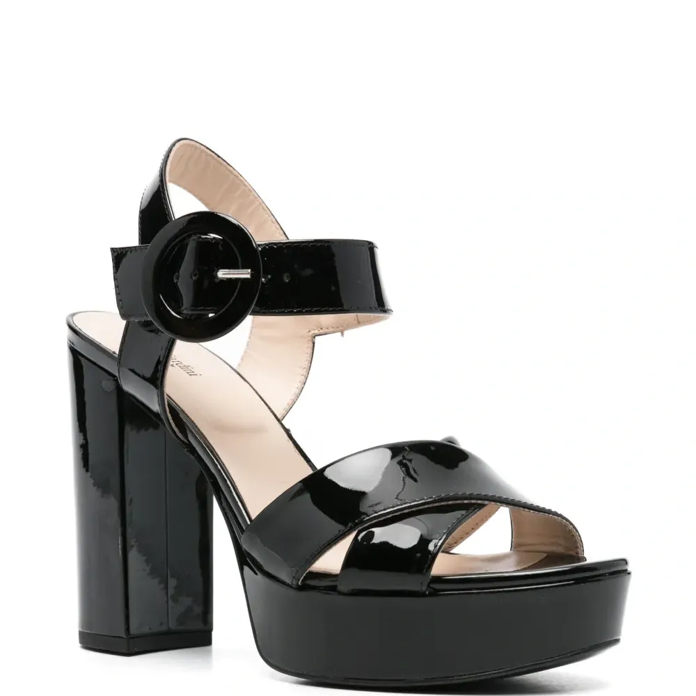 Лакированные босоножки