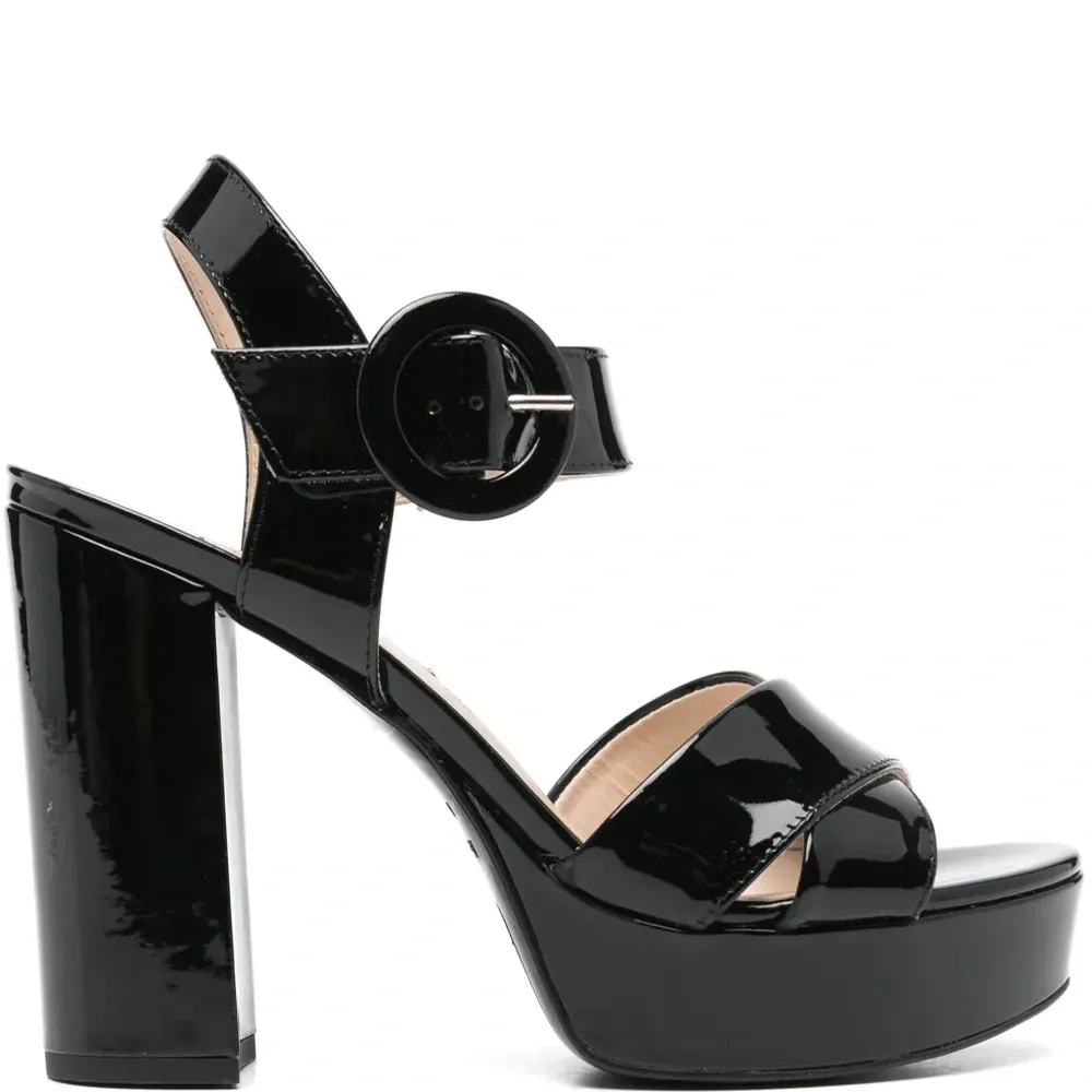 Лакированные босоножки