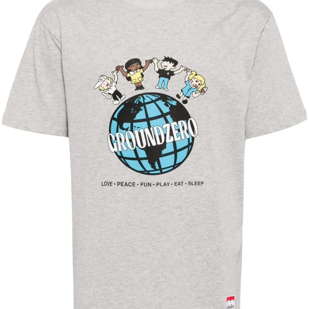 Футболка с графичным принтом Футболка с графичным принтом