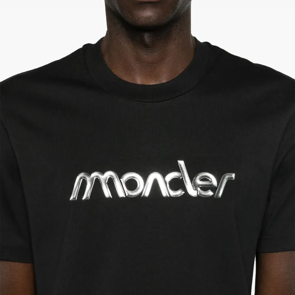 Футболка с логотипом