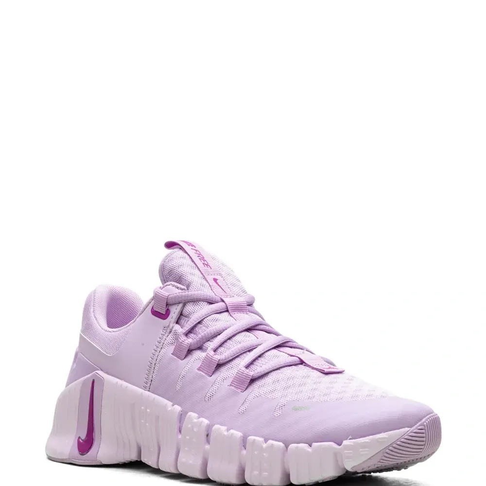 Кроссовки Free Metcon 5 Bloom Кроссовки Free Metcon 5 Bloom