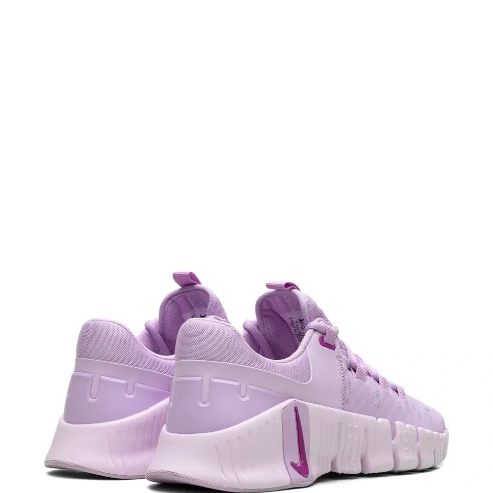 Кроссовки Free Metcon 5 Bloom Кроссовки Free Metcon 5 Bloom