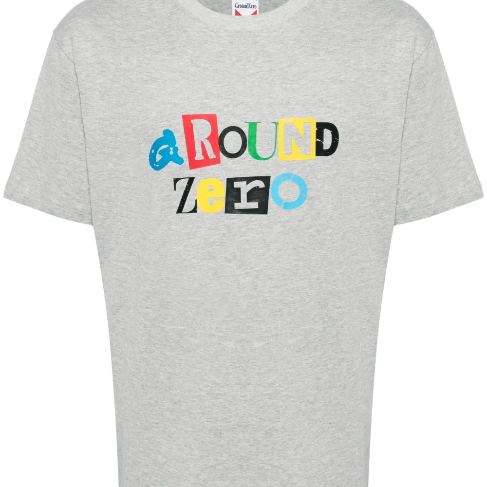 Футболка с логотипом