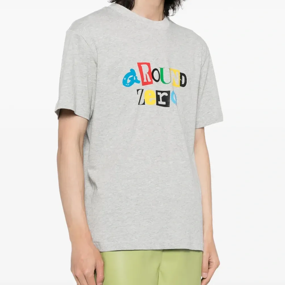 Футболка с логотипом