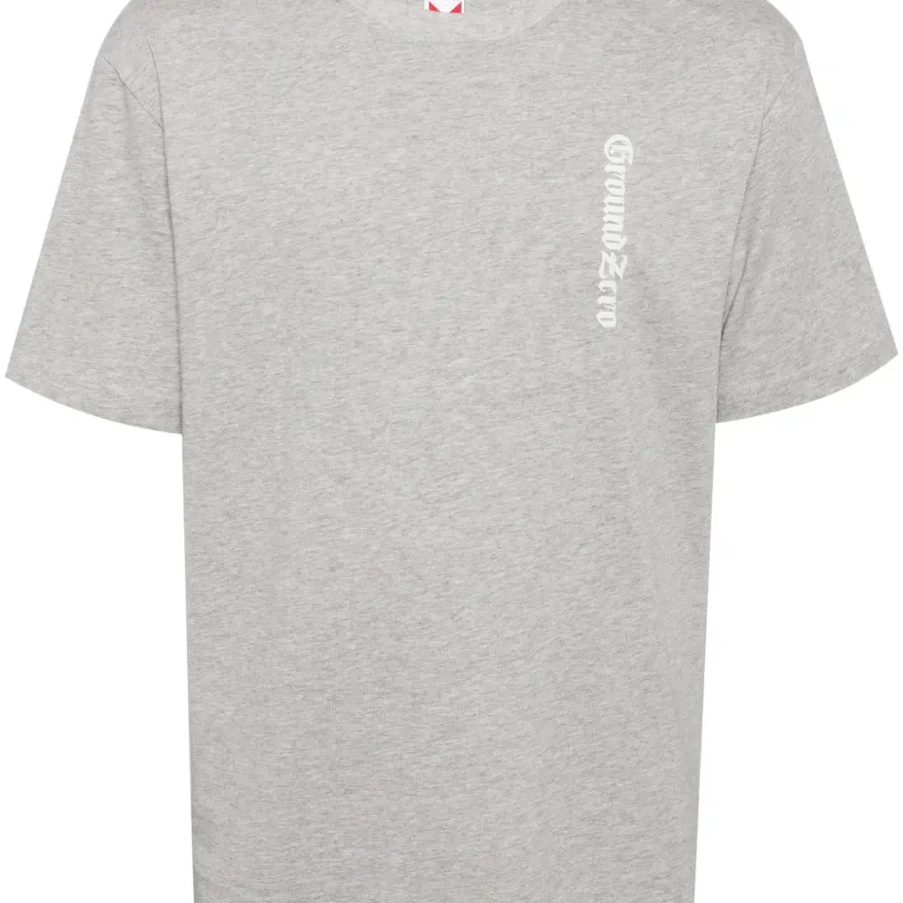 Футболка с логотипом