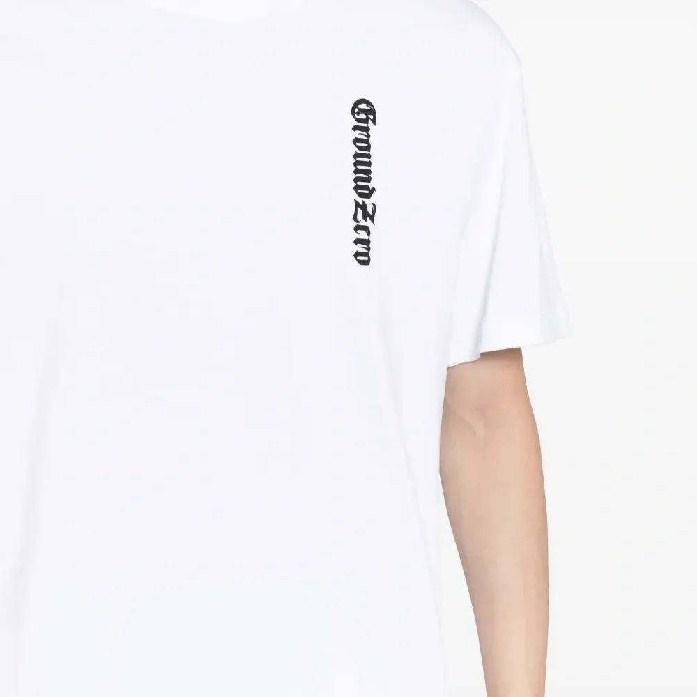 Футболка с логотипом