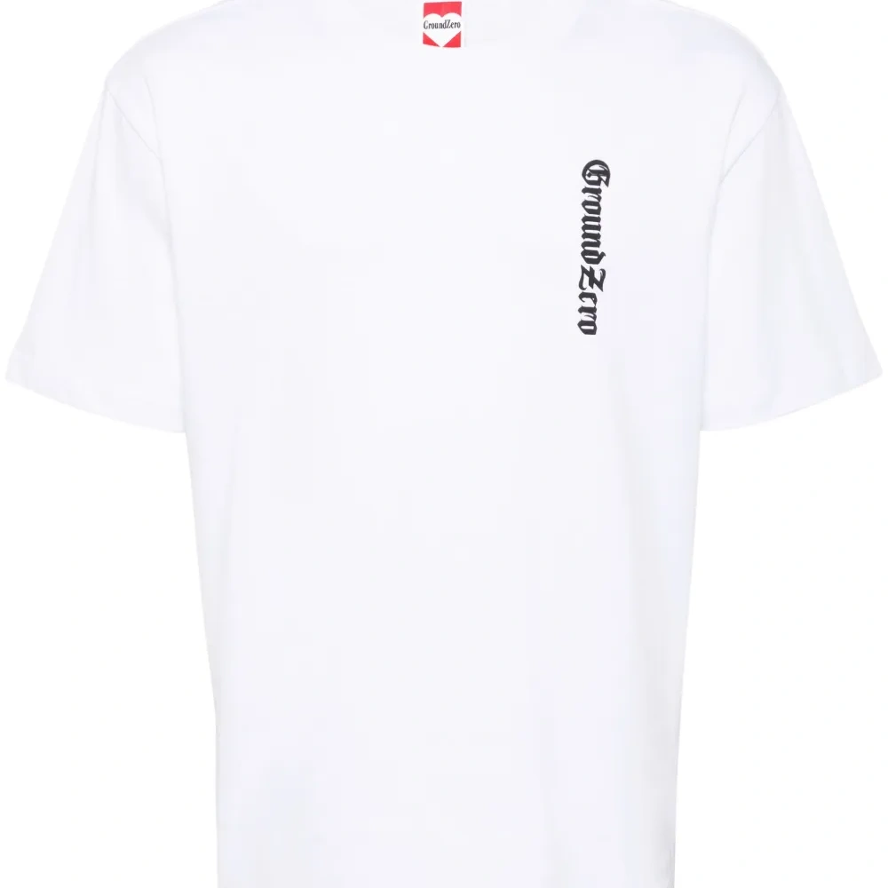 Футболка с логотипом