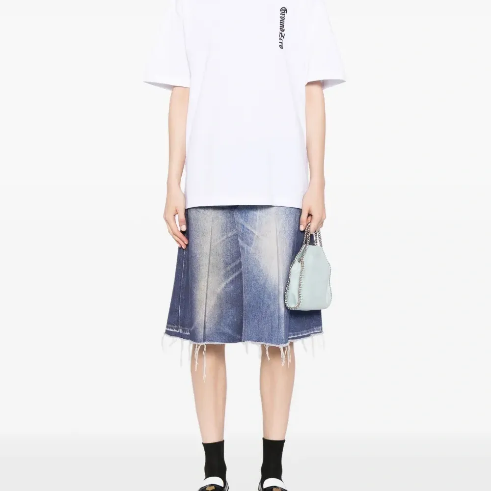 Футболка с логотипом