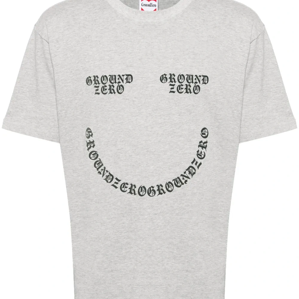 Футболка с логотипом