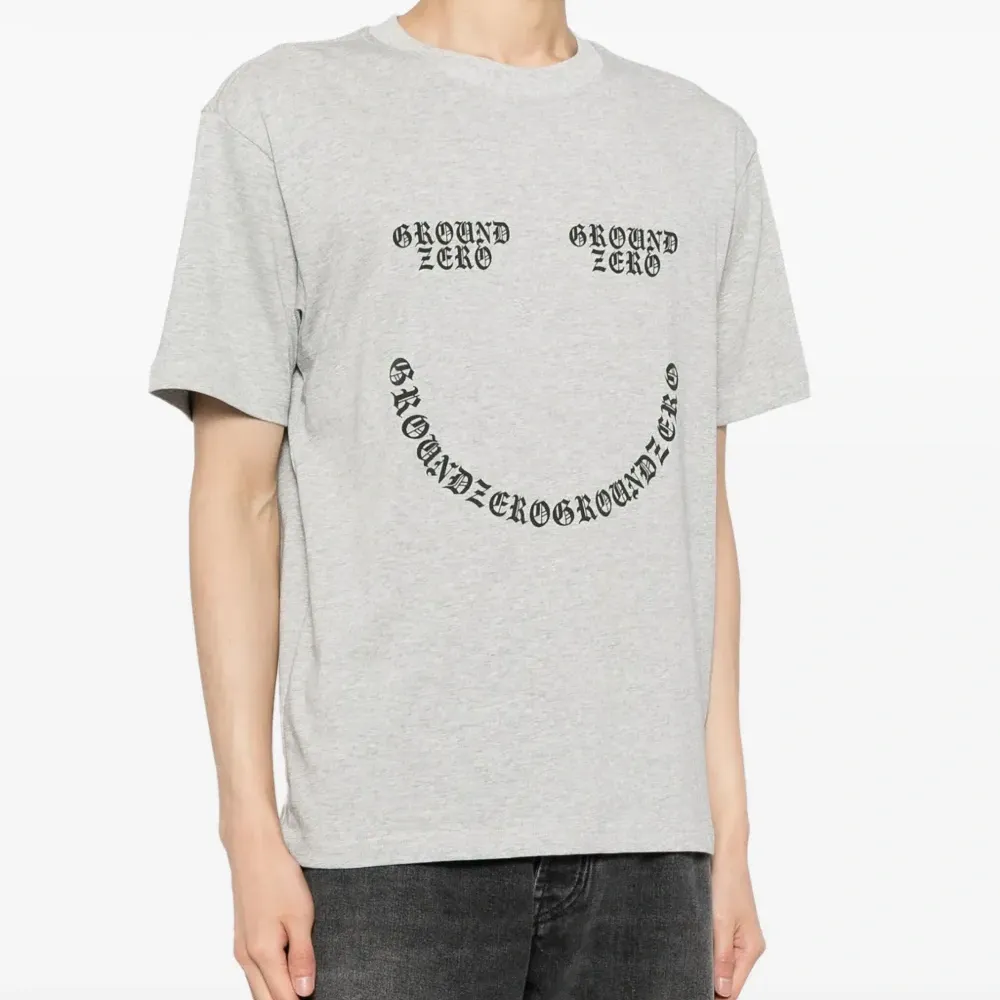 Футболка с логотипом Футболка с логотипом