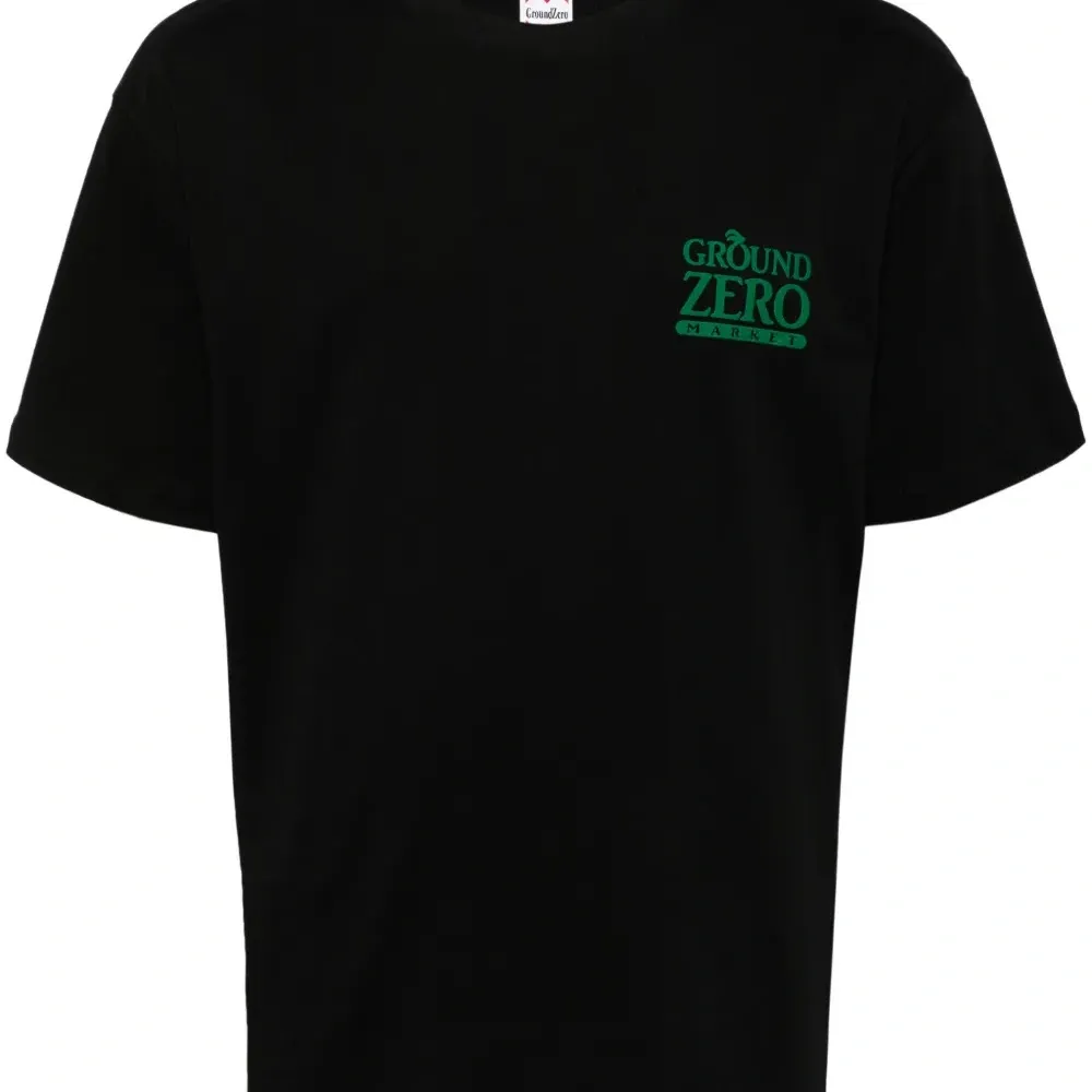 Футболка с логотипом