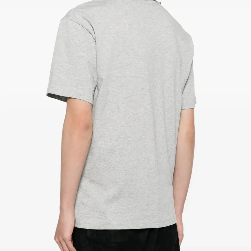 Футболка с графичным принтом