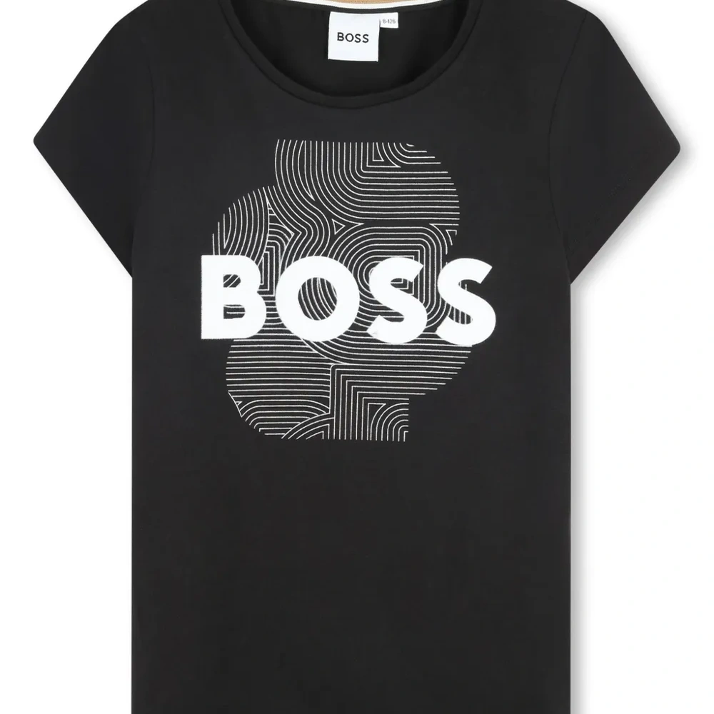 Футболка с логотипом