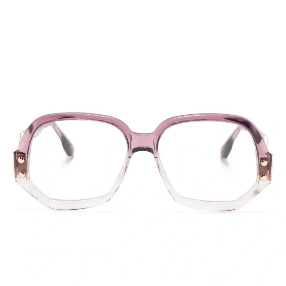 Очки в геометричной оправе