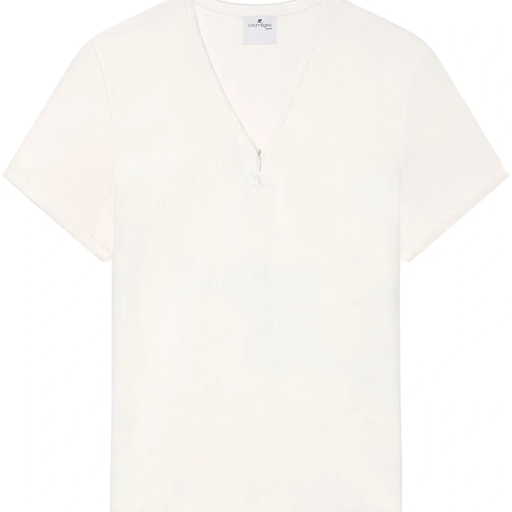 Футболка с V-образным вырезом