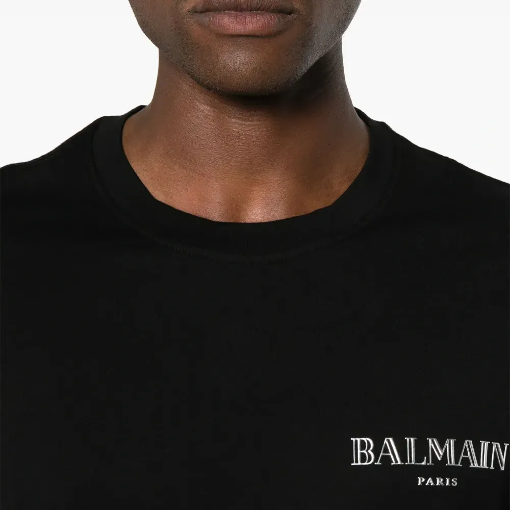 Футболка с логотипом