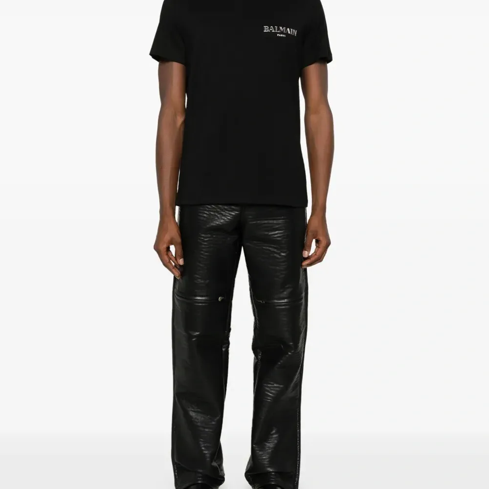 Футболка с логотипом