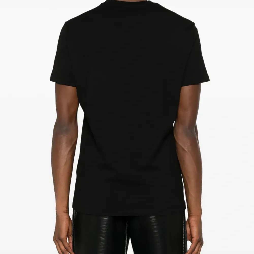 Футболка с логотипом