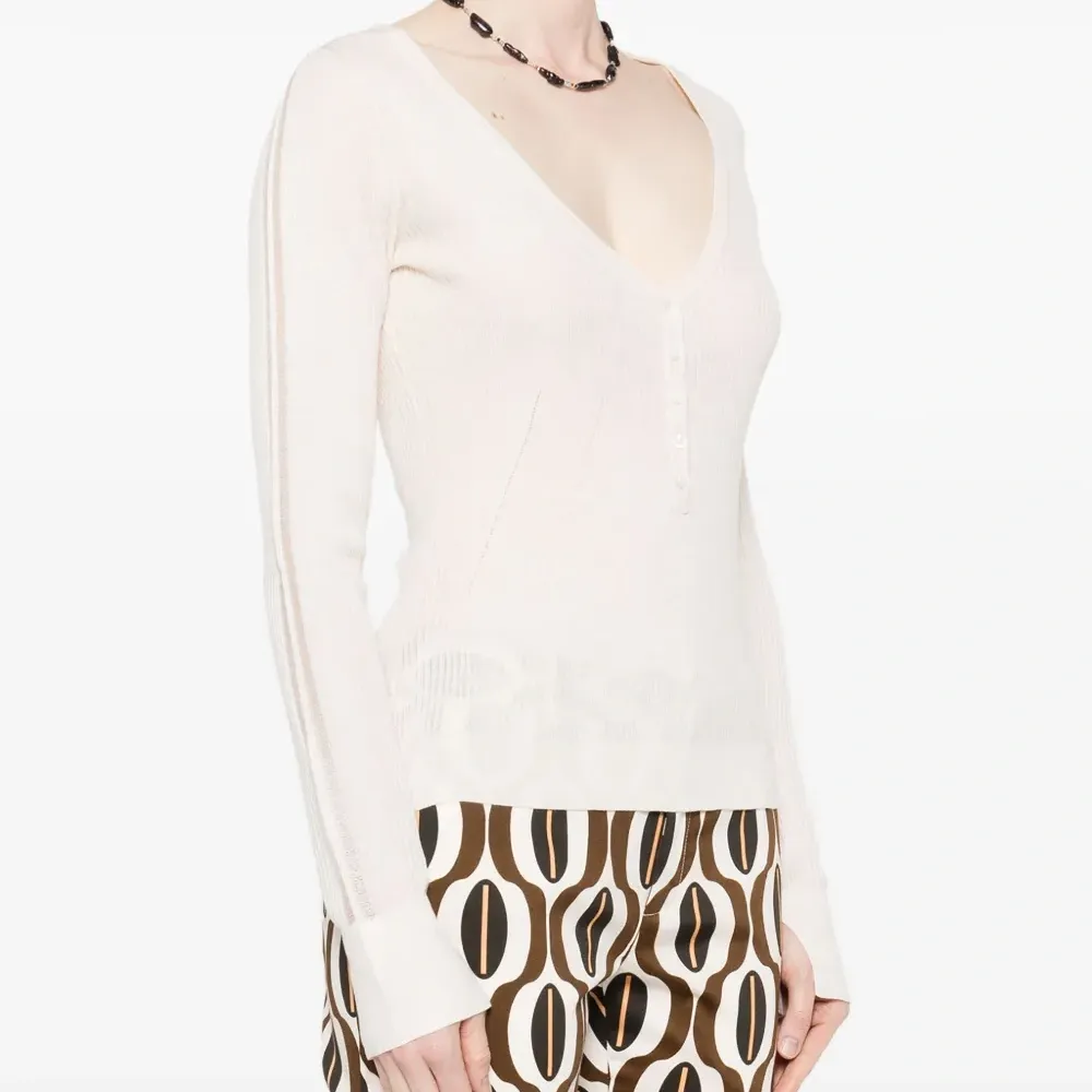 Топ тонкой вязки