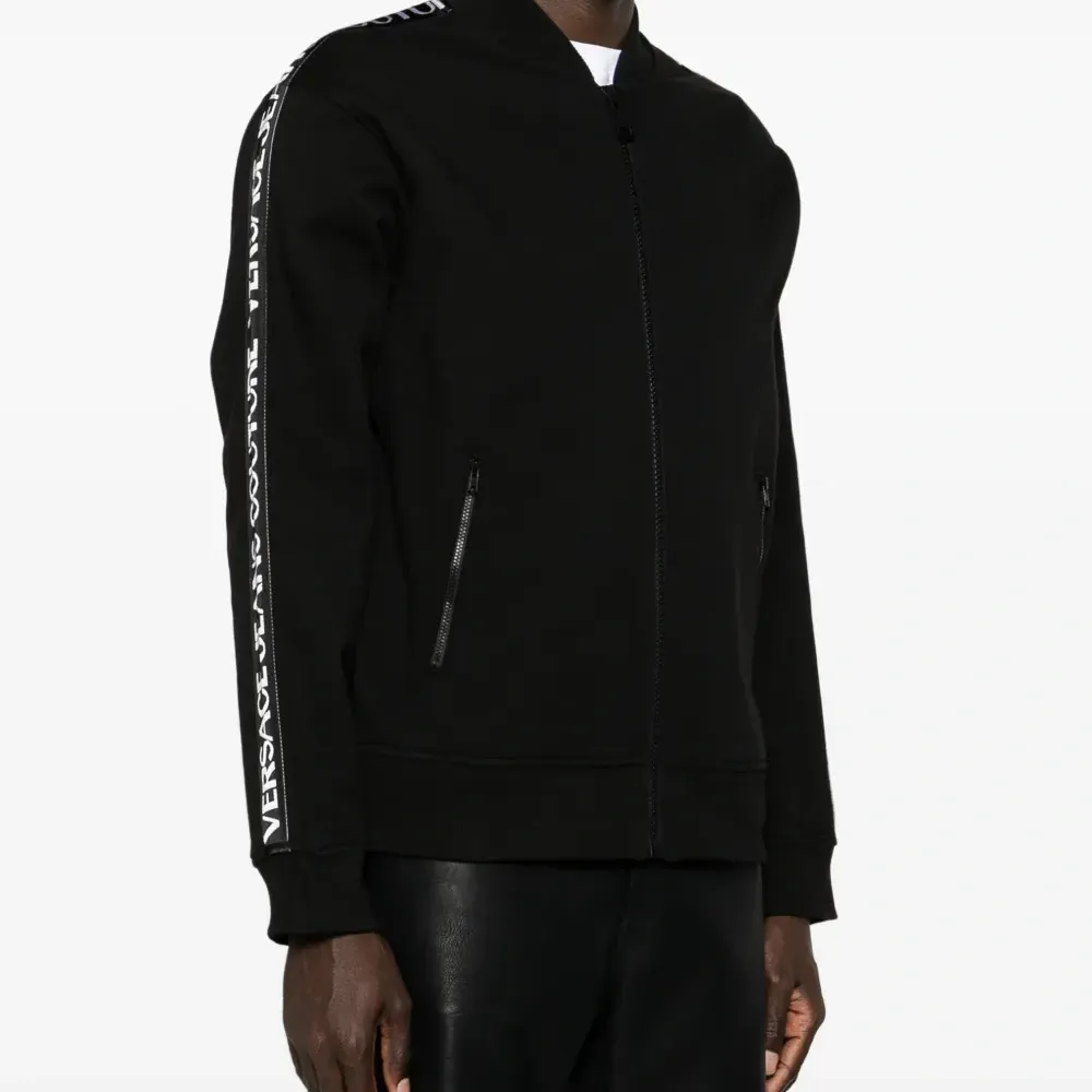 Толстовка с логотипом