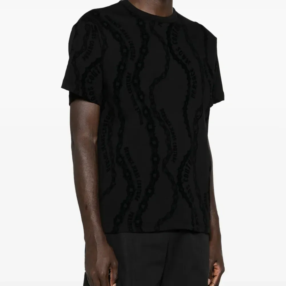 Футболка с логотипом