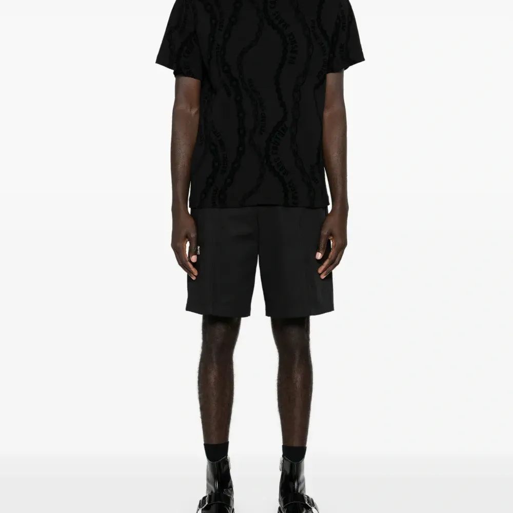 Футболка с логотипом