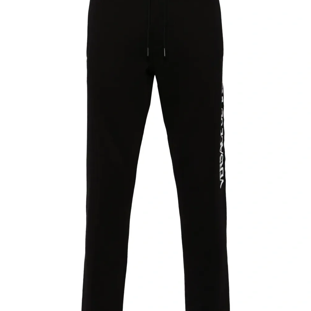 Спортивные брюки с нашивкой-логотипом