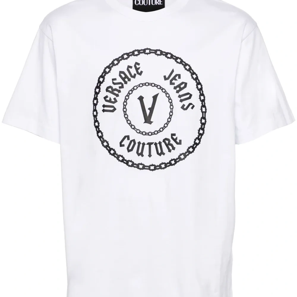 Футболка с логотипом