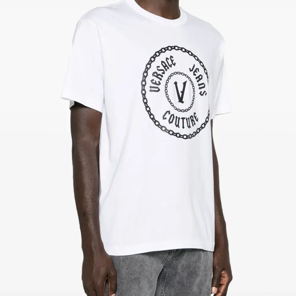 Футболка с логотипом