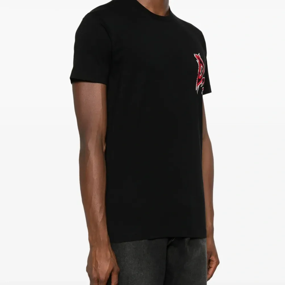 Футболка с логотипом