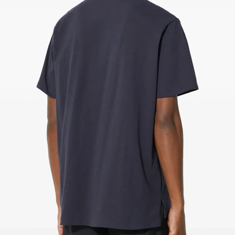 Футболка с короткими рукавами и карманом