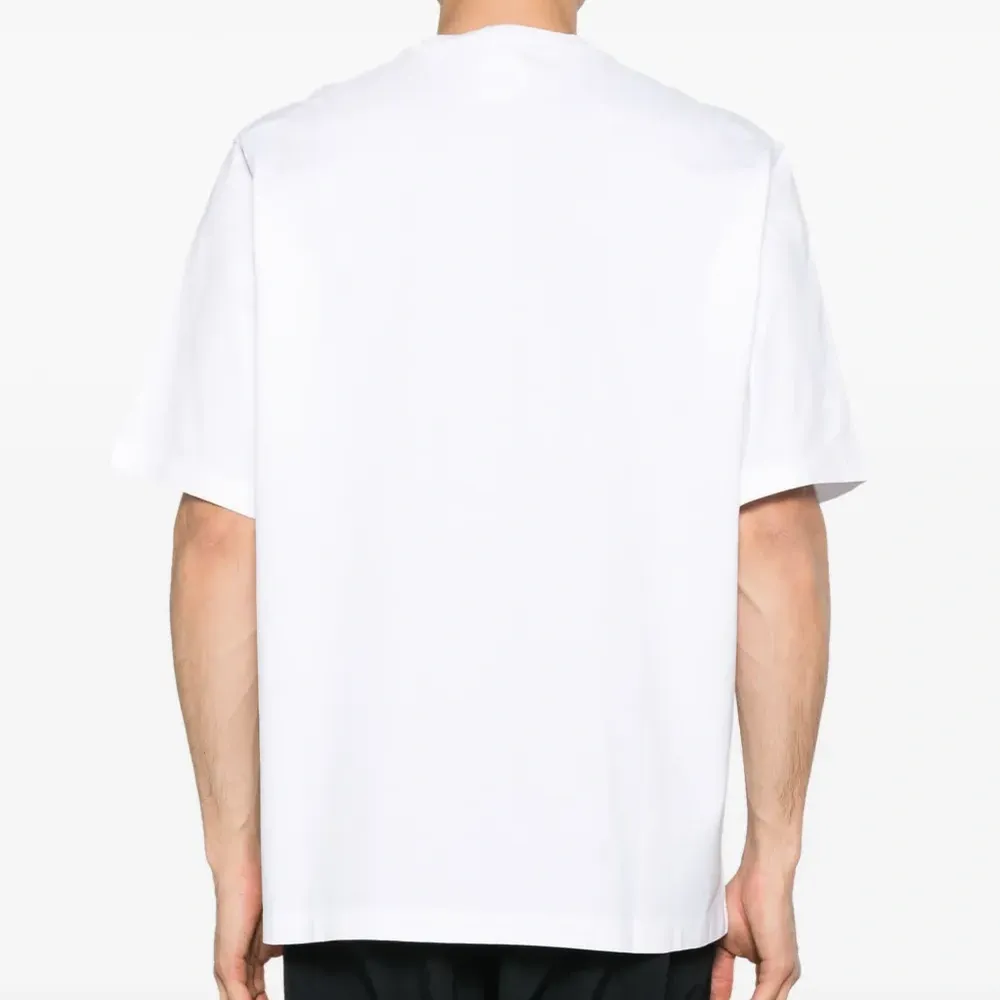 Футболка с логотипом