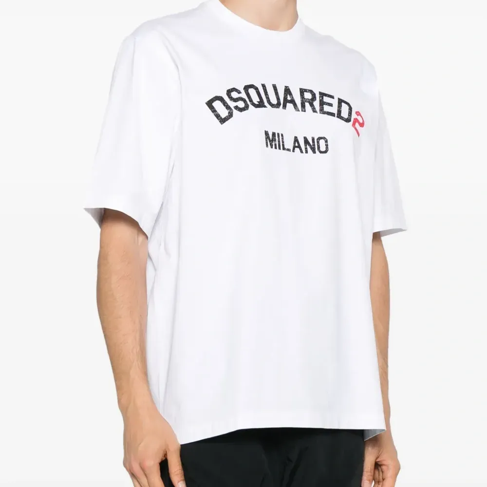 Футболка с логотипом