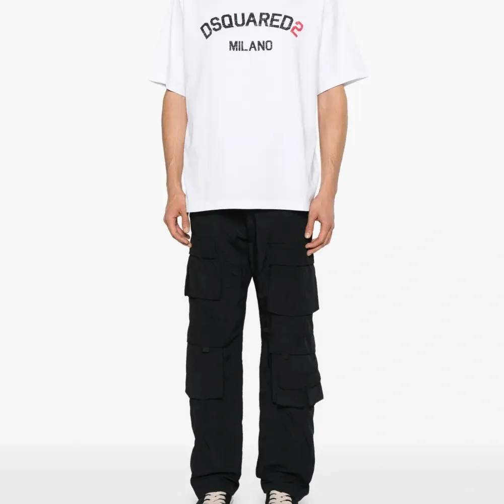 Футболка с логотипом